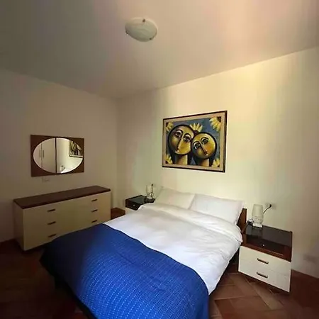 Apartment Little Garden House In Porta Camollia *